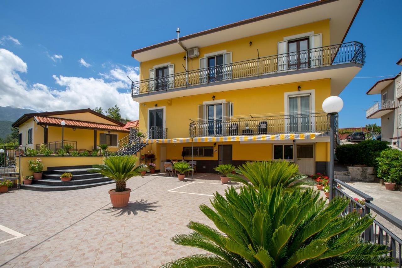 B&B L'Abbraccio Casola di Napoli Exteriör bild